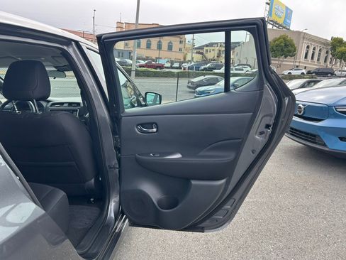 Used 2025 Nissan Leaf S FWD image 35