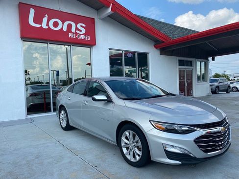 Used 2021 Chevrolet Malibu LT FWD image 2
