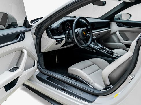 Used 2023 Porsche 911 GT3 RWD image 3