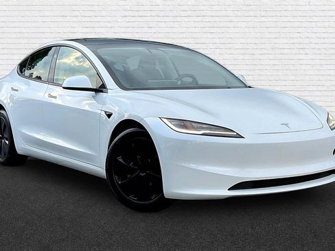 Used 2024 Tesla Model 3 Standard Range RWD image 3
