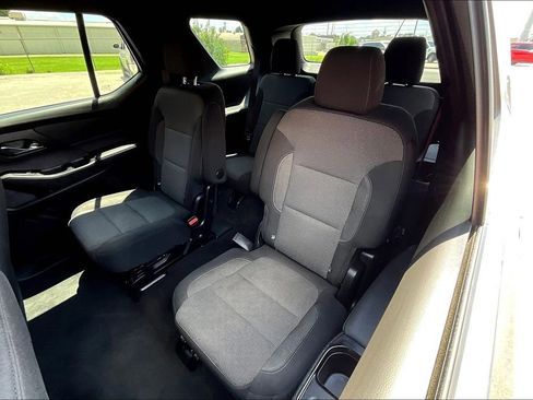 Used 2023 Chevrolet Traverse LT image 36
