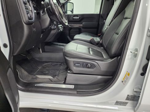 Used 2022 Chevrolet Silverado 2500 LTZ w/ Safety Package image 8