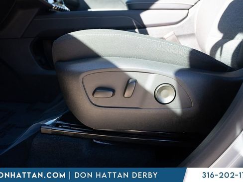 Used 2025 GMC Acadia Elevation image 19