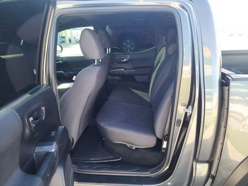 Used 2019 Toyota Tacoma TRD Off-Road w/ Technology Package image 22