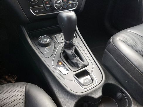 Used 2021 Jeep Cherokee Latitude Lux w/ Comfort/Convenience Group image 28