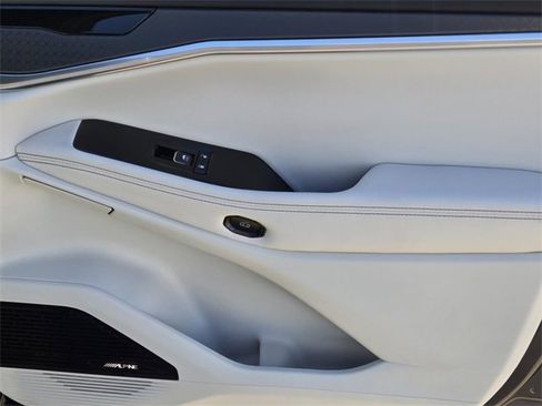 Used 2025 Jeep Wagoneer S Limited image 8