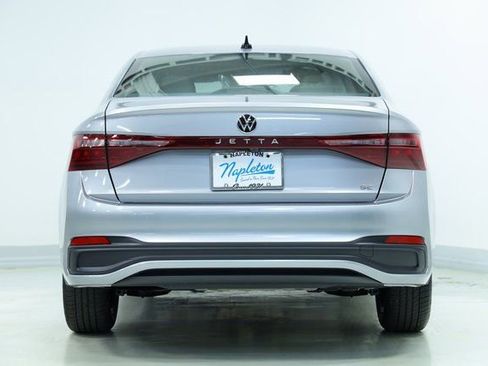 New 2025 Volkswagen Jetta SE image 7