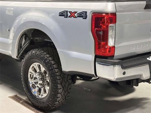 Used 2018 Ford F350 XLT w/ XLT Premium Package image 11