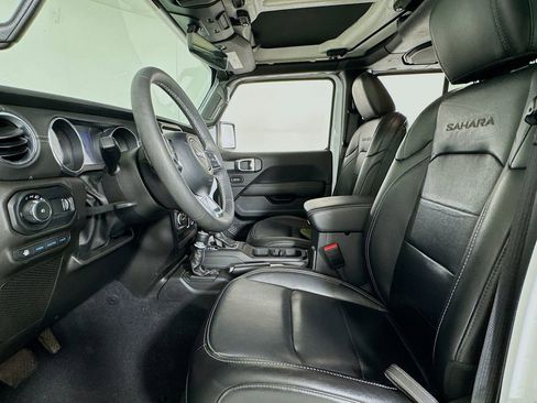 Used 2023 Jeep Wrangler Unlimited Sahara AWD/4WD image 10