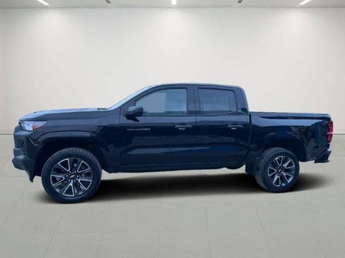 Used 2023 Chevrolet Colorado W/T image 3