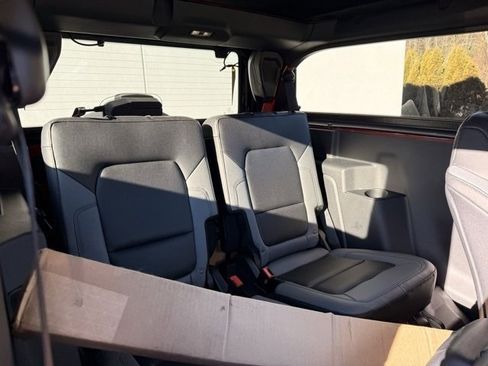 Used 2024 Ford Bronco Black Diamond image 13