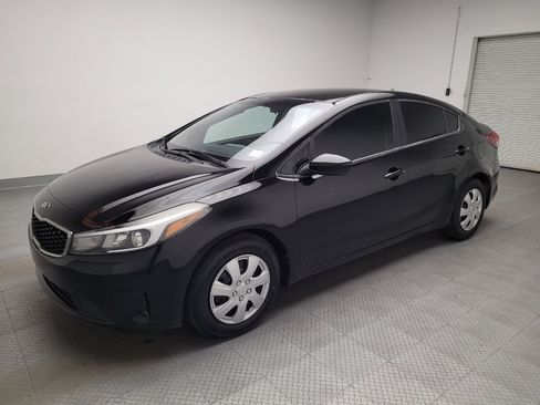 Used 2017 Kia Forte LX FWD image 2