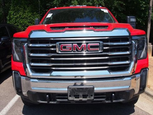 Used 2025 GMC Sierra 2500 SLE w/ Preferred Package AWD/4WD image 3