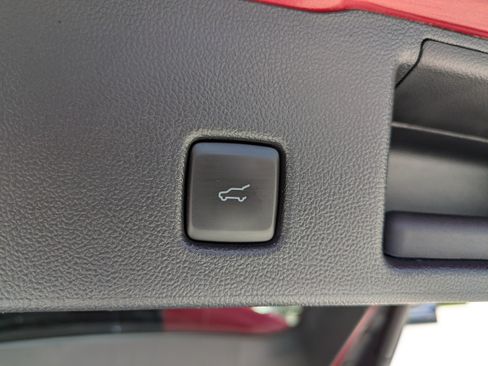 Used 2021 Ford Escape SE w/ SE Sport Appearance Package FWD image 12