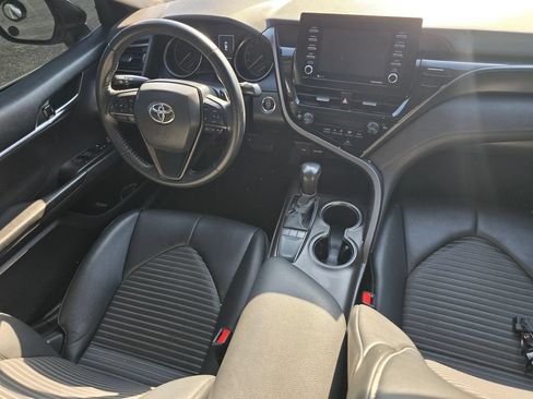 Used 2022 Toyota Camry SE w/ Convenience Package FWD image 16