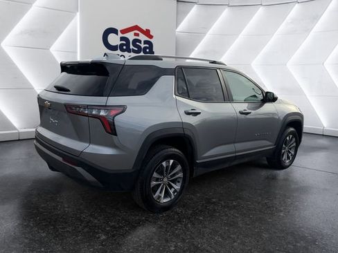 Used 2025 Chevrolet Equinox LT w/ Convenience Package II image 31