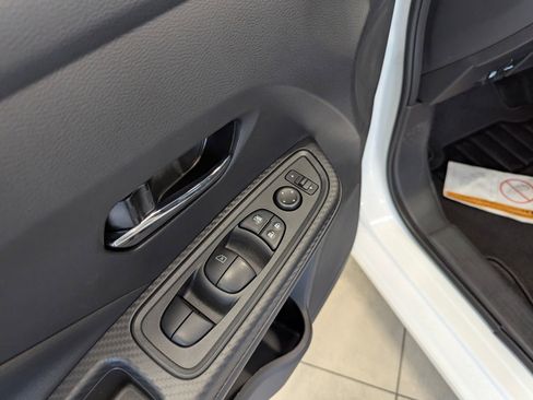 New 2025 Nissan Versa SV w/ Trunk Package image 8