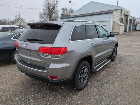 Used 2017 Jeep Grand Cherokee Limited image 3