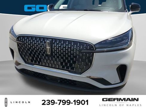 New 2025 Lincoln Aviator 2WD w/ Equipment Group 101A image 13