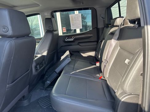 Used 2024 Chevrolet Silverado 1500 LT Trail Boss w/ Convenience Package II image 30