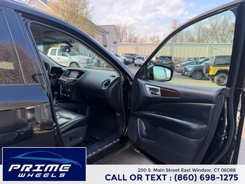 Used 2014 Nissan Pathfinder SL w/ SL Tech Package image 17