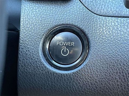 Used 2025 Toyota Camry SE image 26