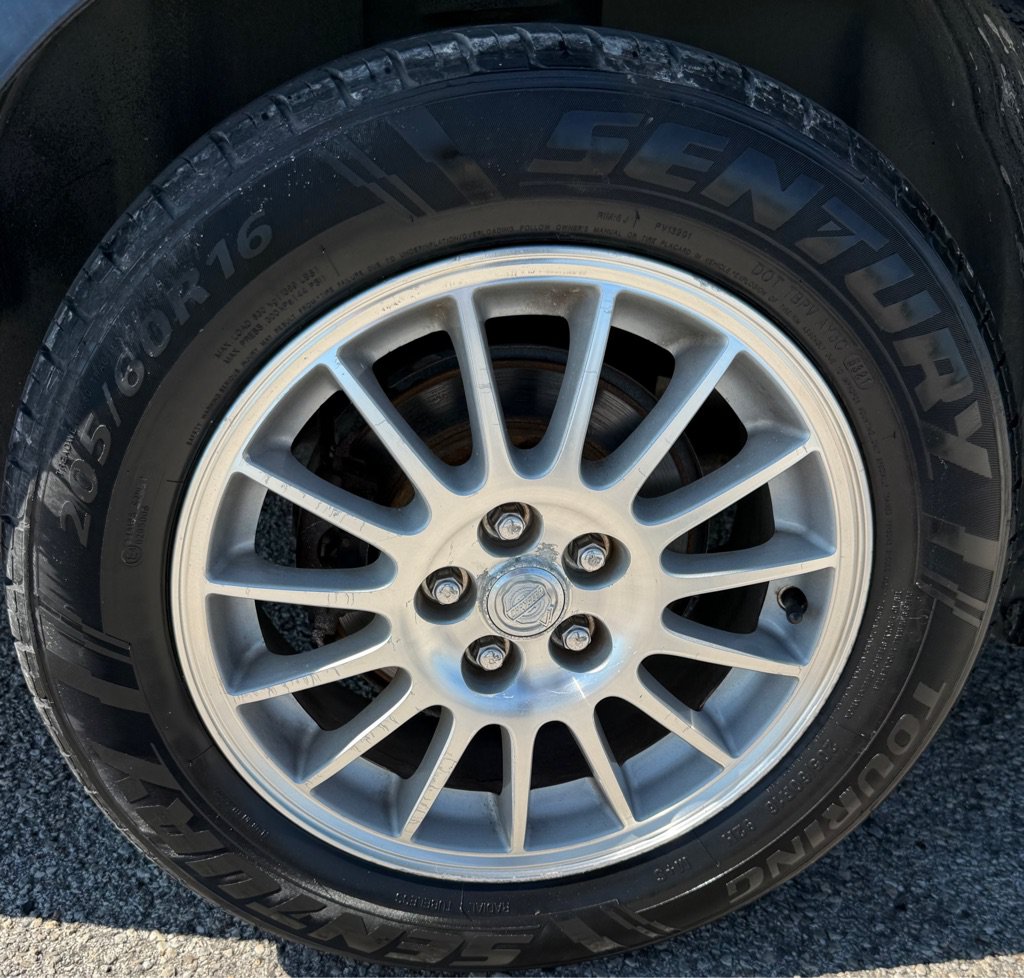 Used 2005 Chrysler Sebring Touring FWD image 18