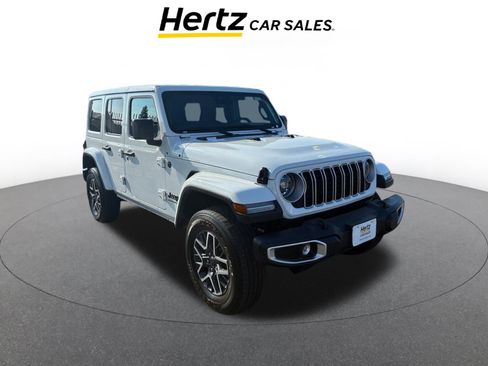 Used 2025 Jeep Wrangler Sahara image 1