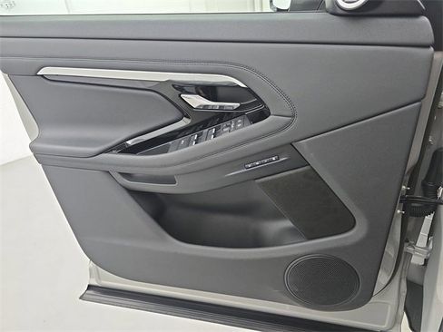Used 2023 Land Rover Range Rover Evoque R-Dynamic SE image 27