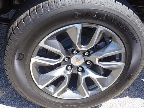 Used 2024 Chevrolet Silverado 1500 LT image 3