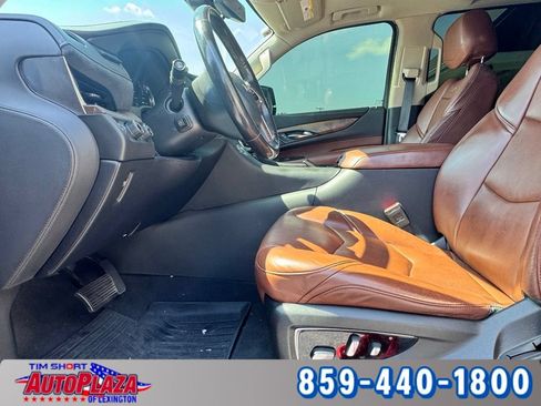 Used 2020 Cadillac Escalade ESV Premium Luxury AWD/4WD image 16