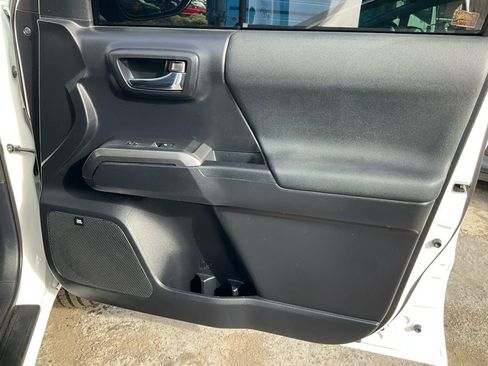 Used 2019 Toyota Tacoma TRD Off-Road w/ TRD Premium Off Road Package image 63