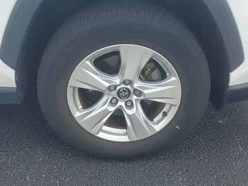 Certified 2021 Toyota RAV4 XLE w/ Convenience Package image 5