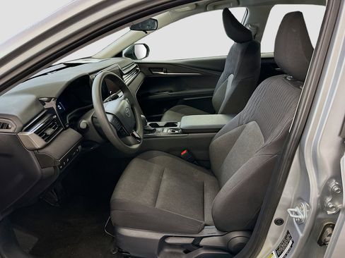 Used 2025 Toyota Camry LE image 13