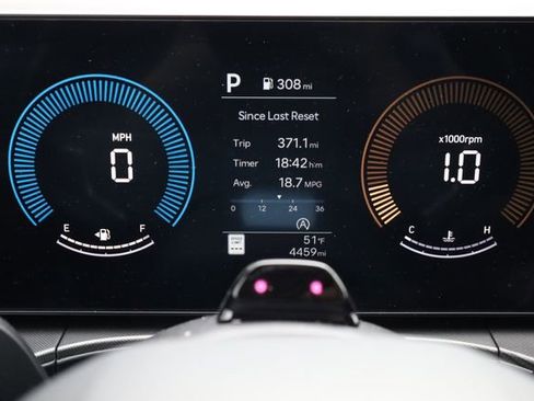 Certified 2025 Hyundai Santa Fe SEL image 16