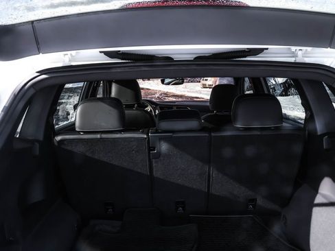 Used 2023 Volkswagen Tiguan SE R-Line image 29