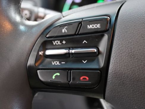 Used 2018 Hyundai Ioniq Plug-In Hybrid FWD image 21