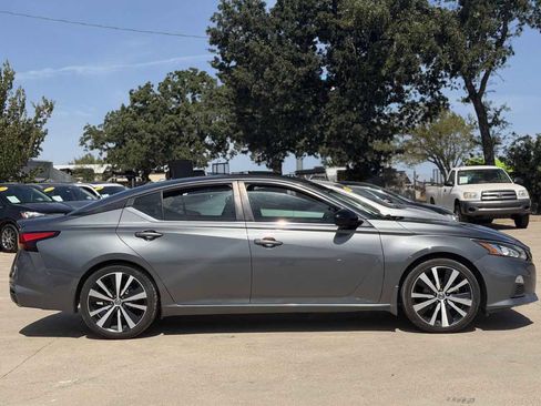 Used 2020 Nissan Altima 2.5 SR FWD image 5