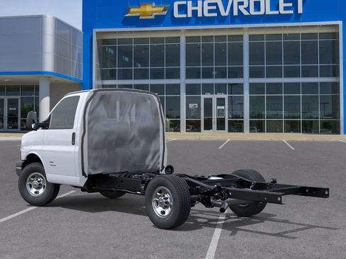 New 2026 Chevrolet Express 3500 w/ Power Convenience Package RWD image 4