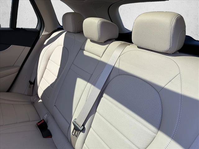 Used 2021 Mercedes-Benz GLC 300 4MATIC image 15