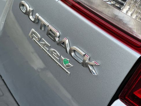 Used 2016 Subaru Outback 2.5i Limited image 17