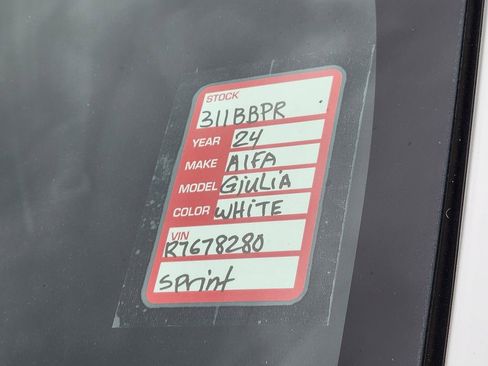 Used 2024 Alfa Romeo Giulia Sprint image 30