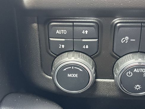 Used 2022 Chevrolet Tahoe Premier image 26