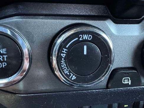Certified 2020 Toyota Tacoma TRD Off-Road w/ TRD Premium Off Road Package AWD/4WD image 40
