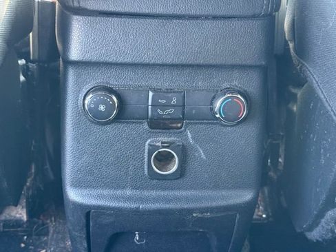 Used 2017 Ford Explorer XLT w/ Equipment Group 201A FWD image 15