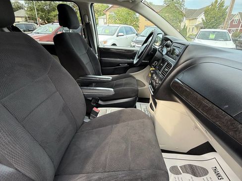 Used 2012 Dodge Grand Caravan SE image 11