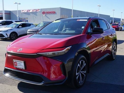 Used 2024 Toyota bZ4X XLE image 7