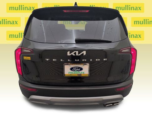 Used 2022 Kia Telluride S FWD image 32