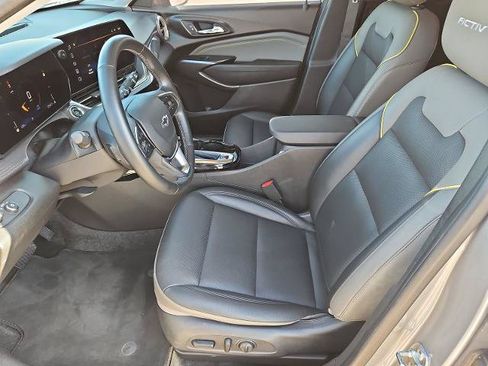 Certified 2025 Chevrolet Trax ACTIV w/ Sunroof Package FWD image 19