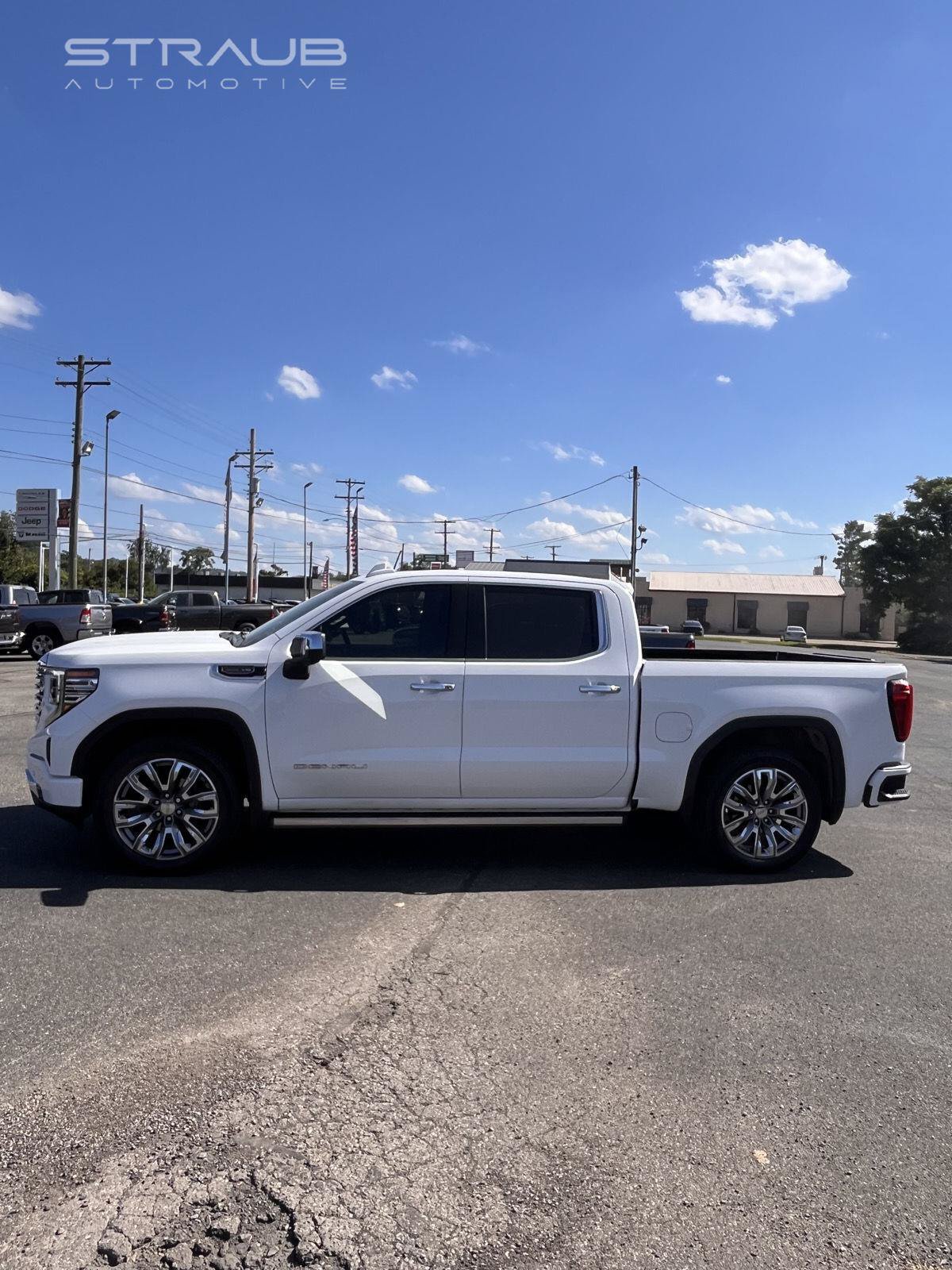 Used 2023 GMC Sierra 1500 Denali w/ Denali Reserve Package AWD/4WD image 5